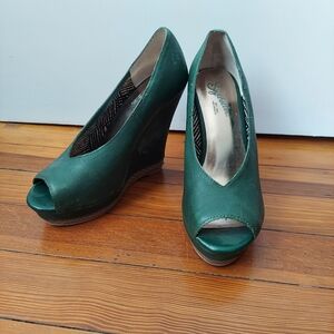 Seychelles Emerald Green Peep-Toe Wedges